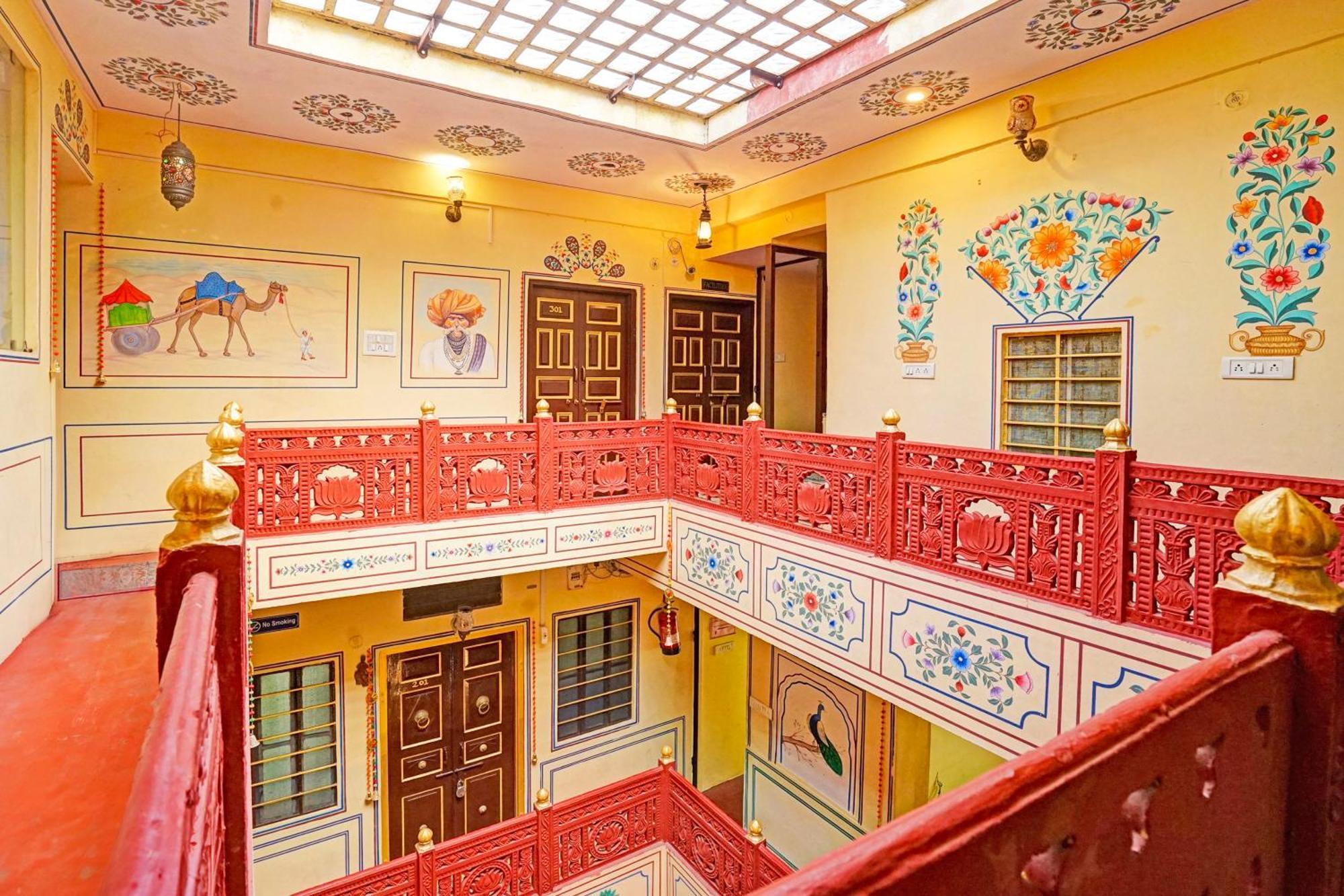 Super Collection O Ramganj Near Hawa Mahal Hotel Jaipur Eksteriør billede