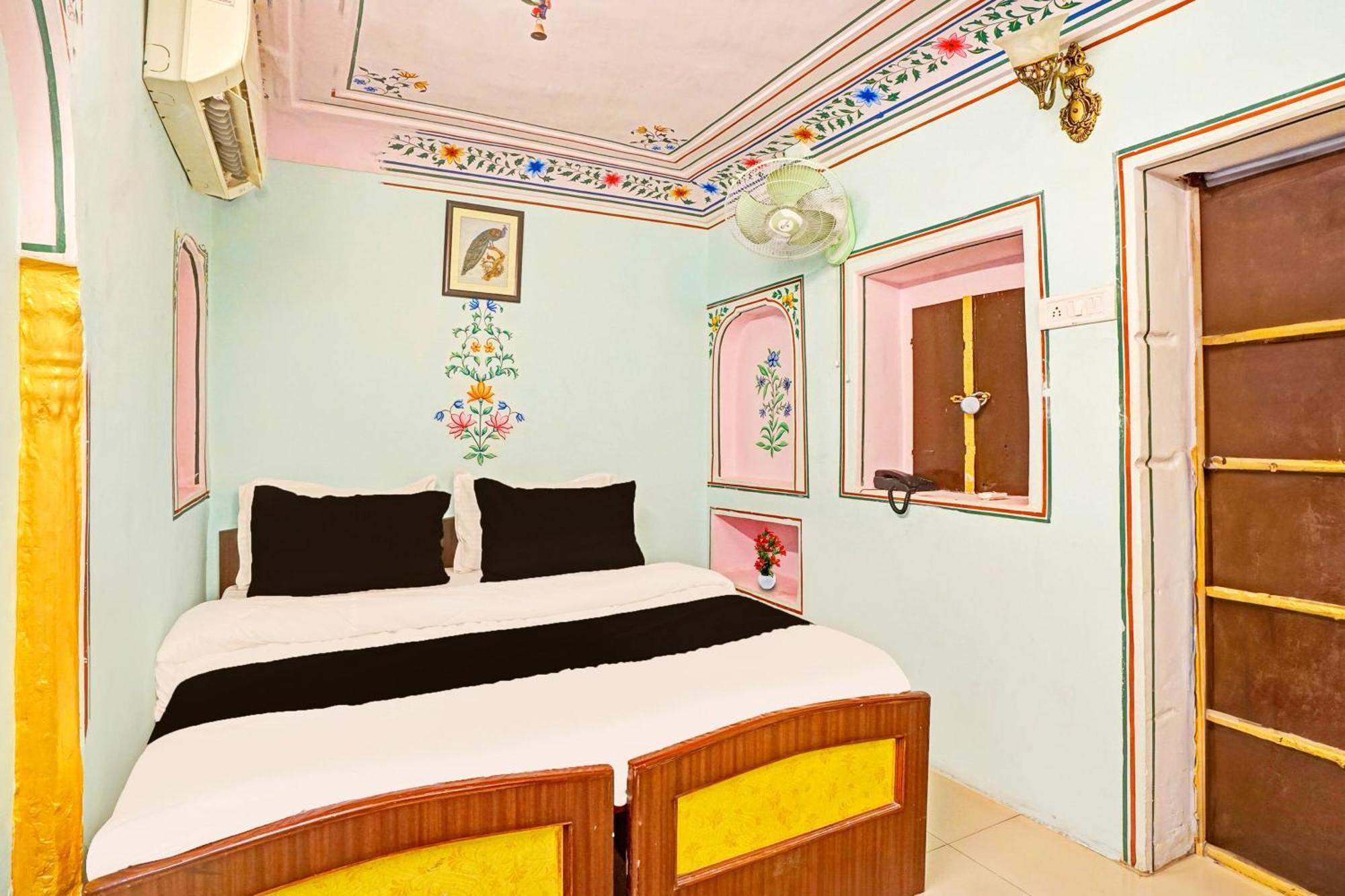 Super Collection O Ramganj Near Hawa Mahal Hotel Jaipur Eksteriør billede